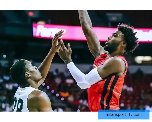 伊森首发回归贡献17分8助攻 队友支持成困境中最大依靠