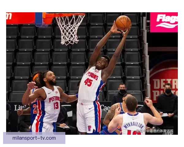 斯普利特透露格兰特小腿传来脆响声 感到非常担忧是否会影响比赛